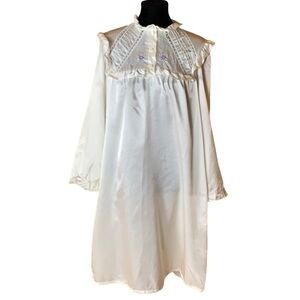 Vintage Jodie Arden white satin granny gown with flannel lining Size Medium